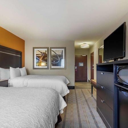 Hampton Inn And Suites Columbus, Ms Екстериор снимка