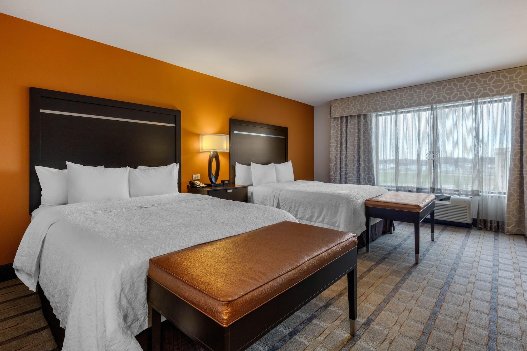 Hampton Inn And Suites Columbus, Ms Екстериор снимка
