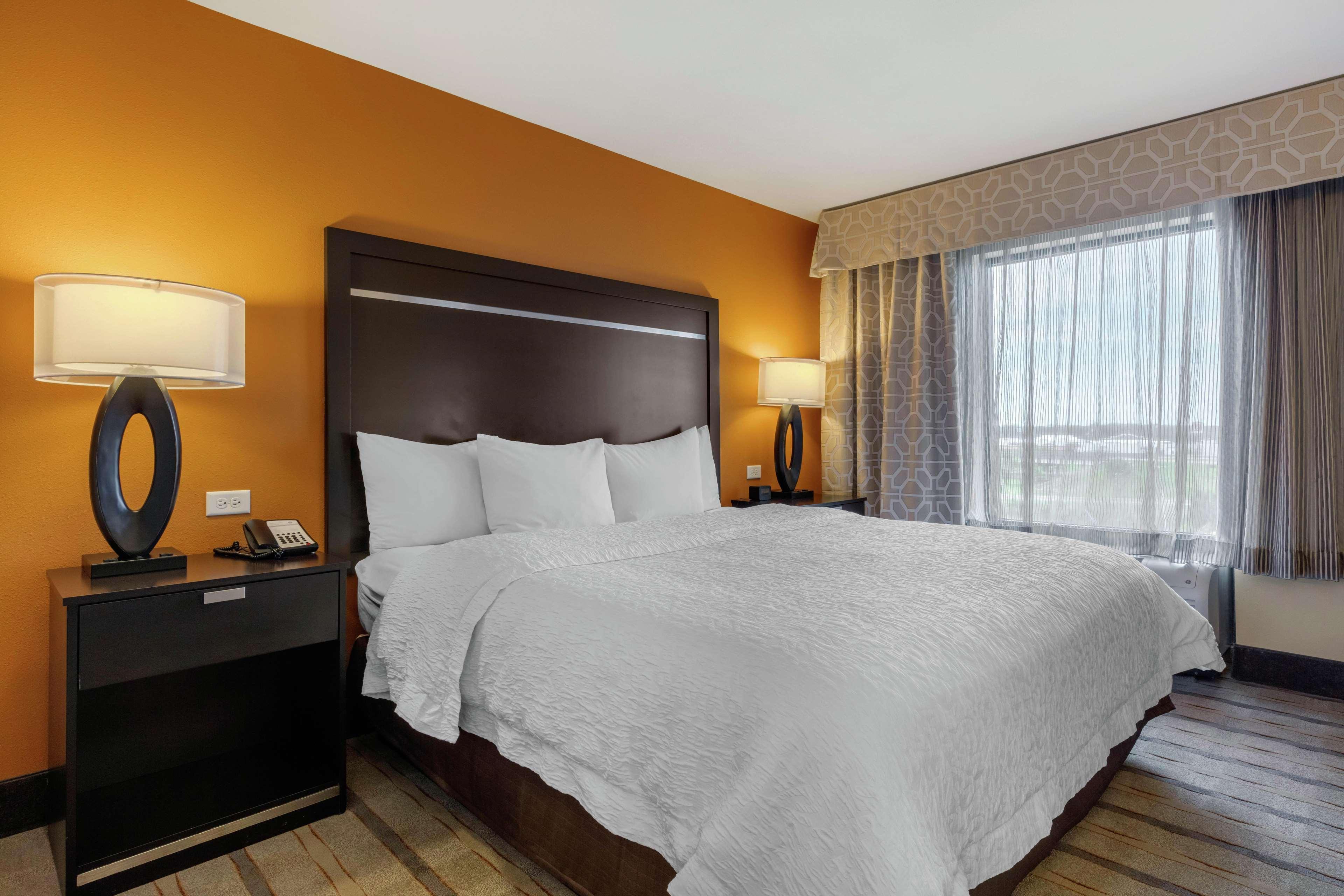 Hampton Inn And Suites Columbus, Ms Екстериор снимка