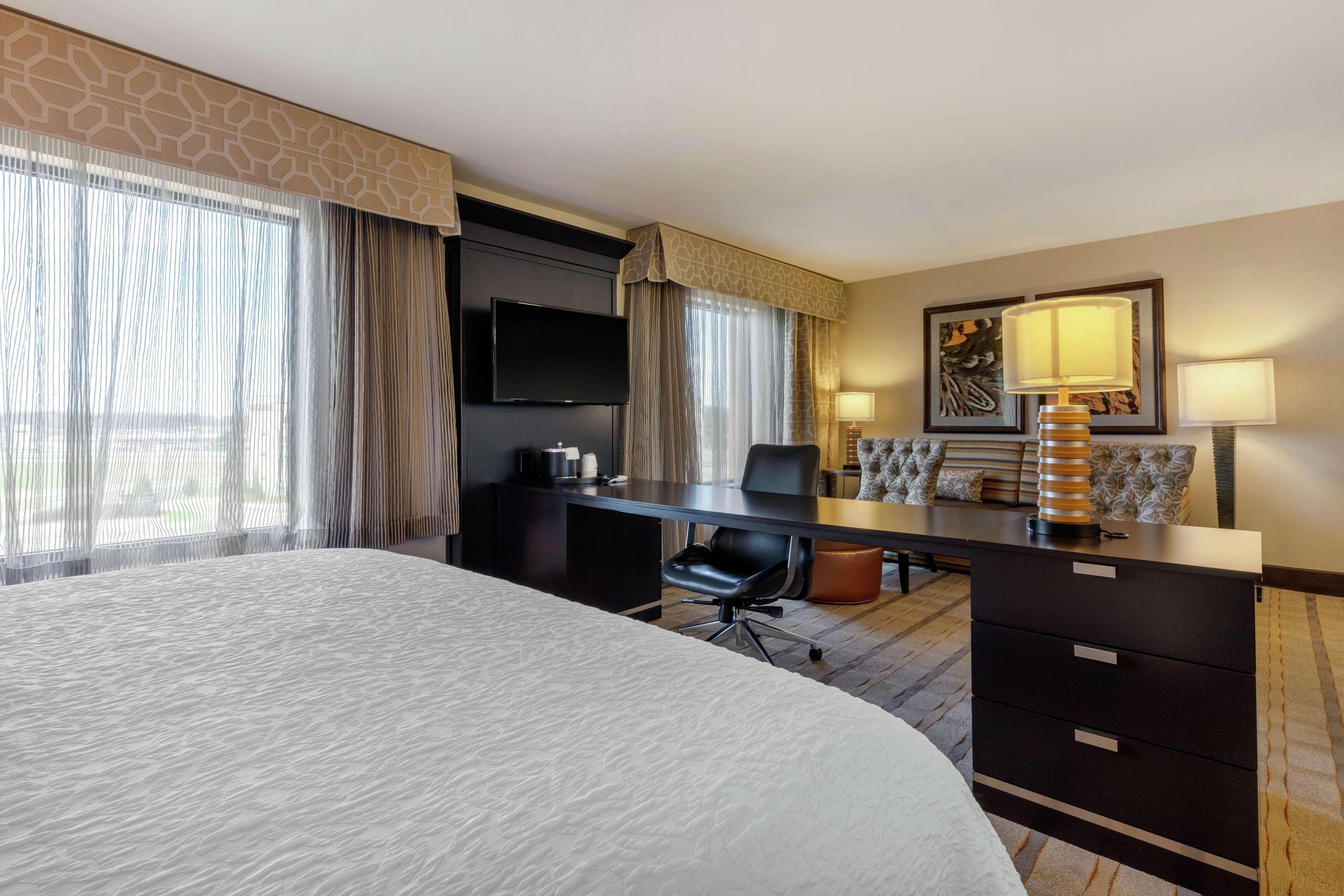 Hampton Inn And Suites Columbus, Ms Екстериор снимка