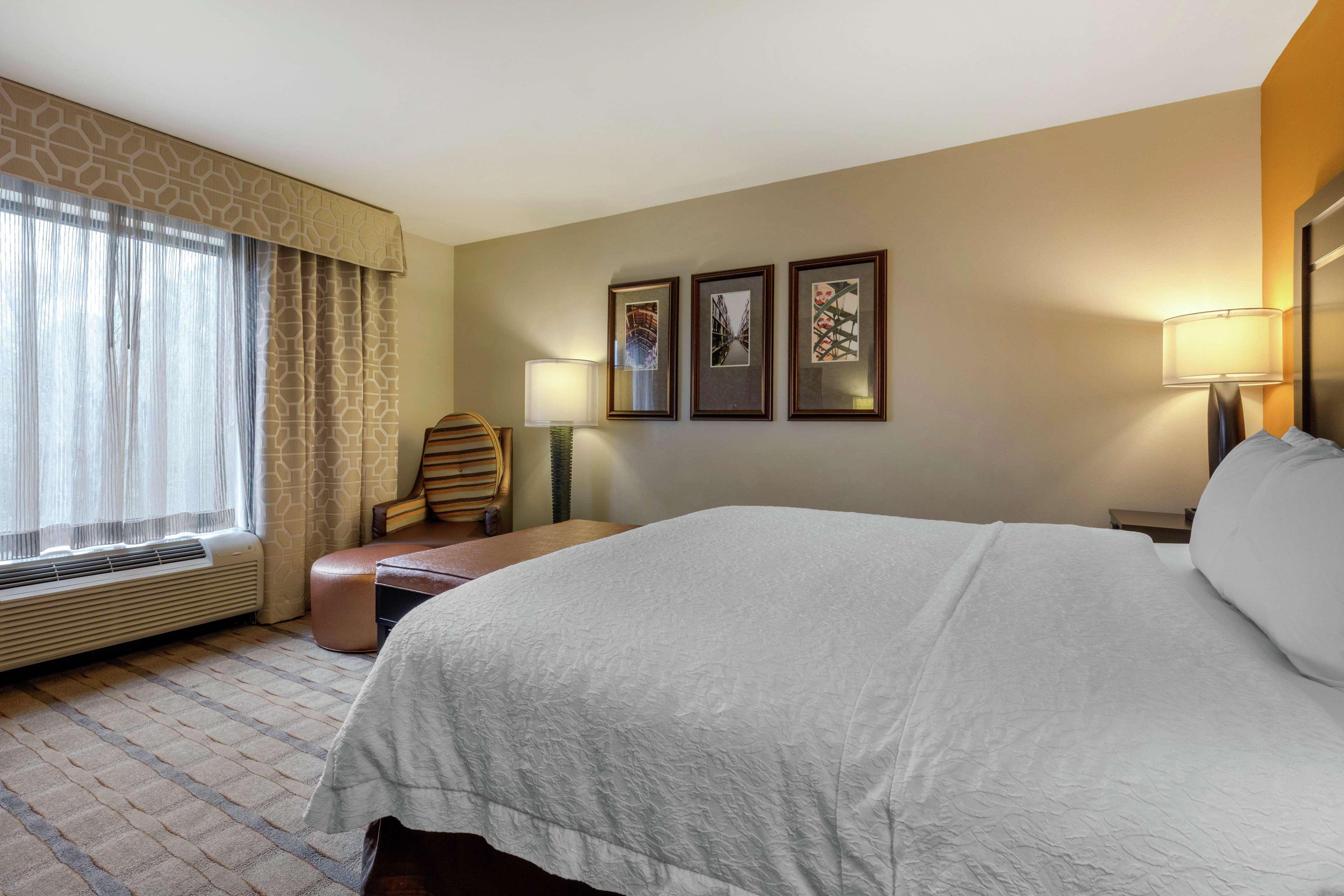 Hampton Inn And Suites Columbus, Ms Екстериор снимка