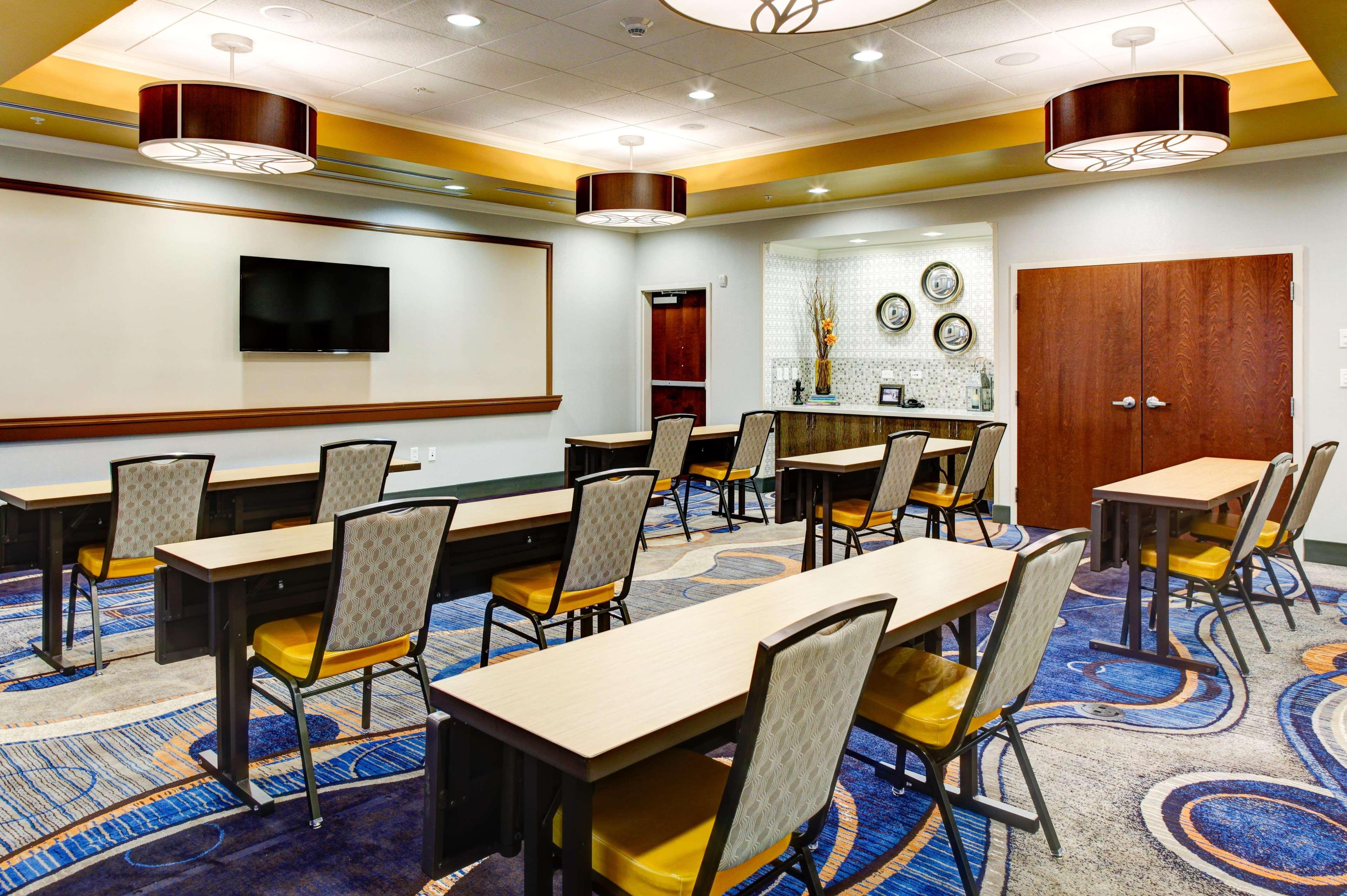 Hampton Inn And Suites Columbus, Ms Екстериор снимка