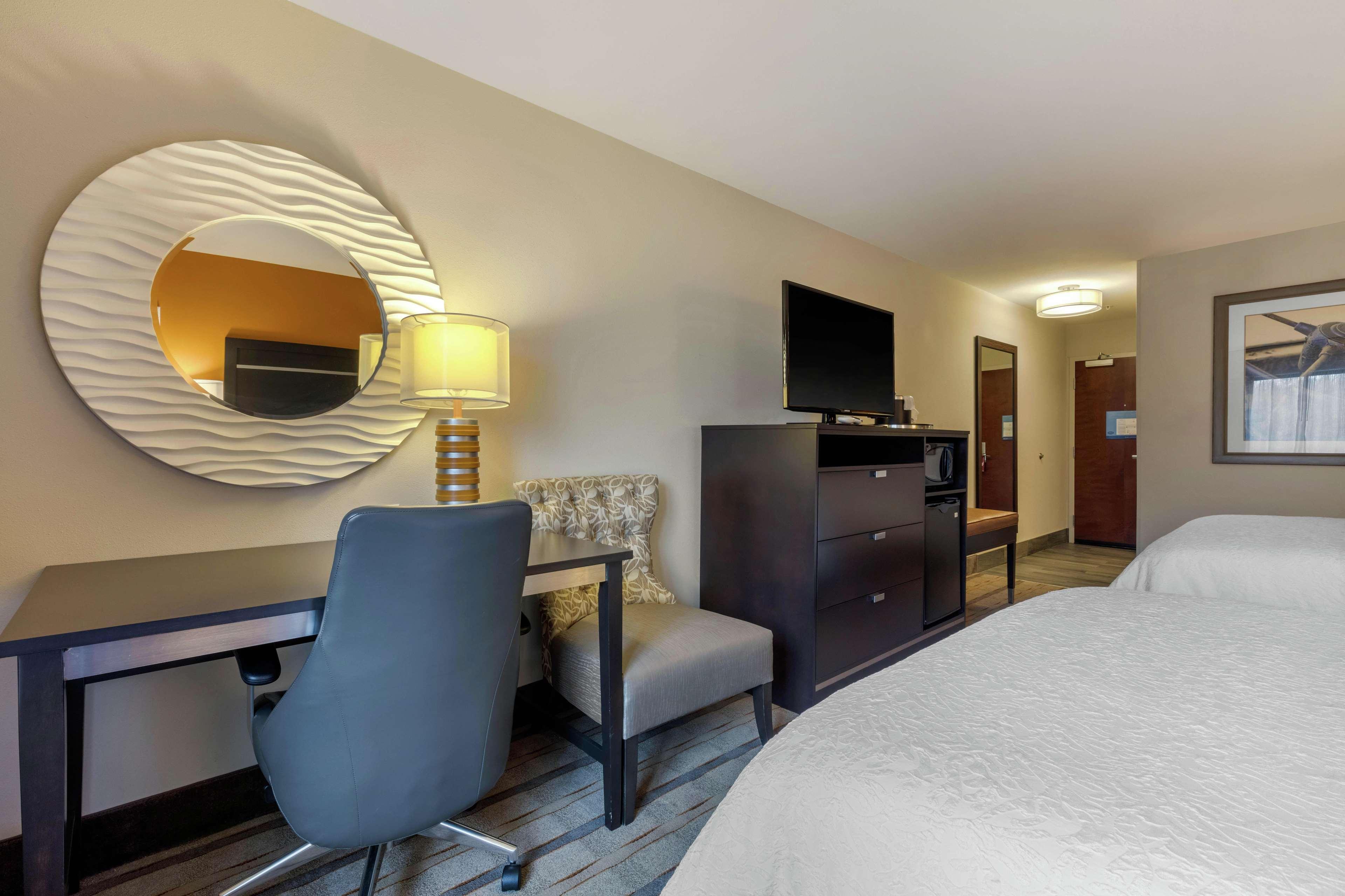 Hampton Inn And Suites Columbus, Ms Екстериор снимка