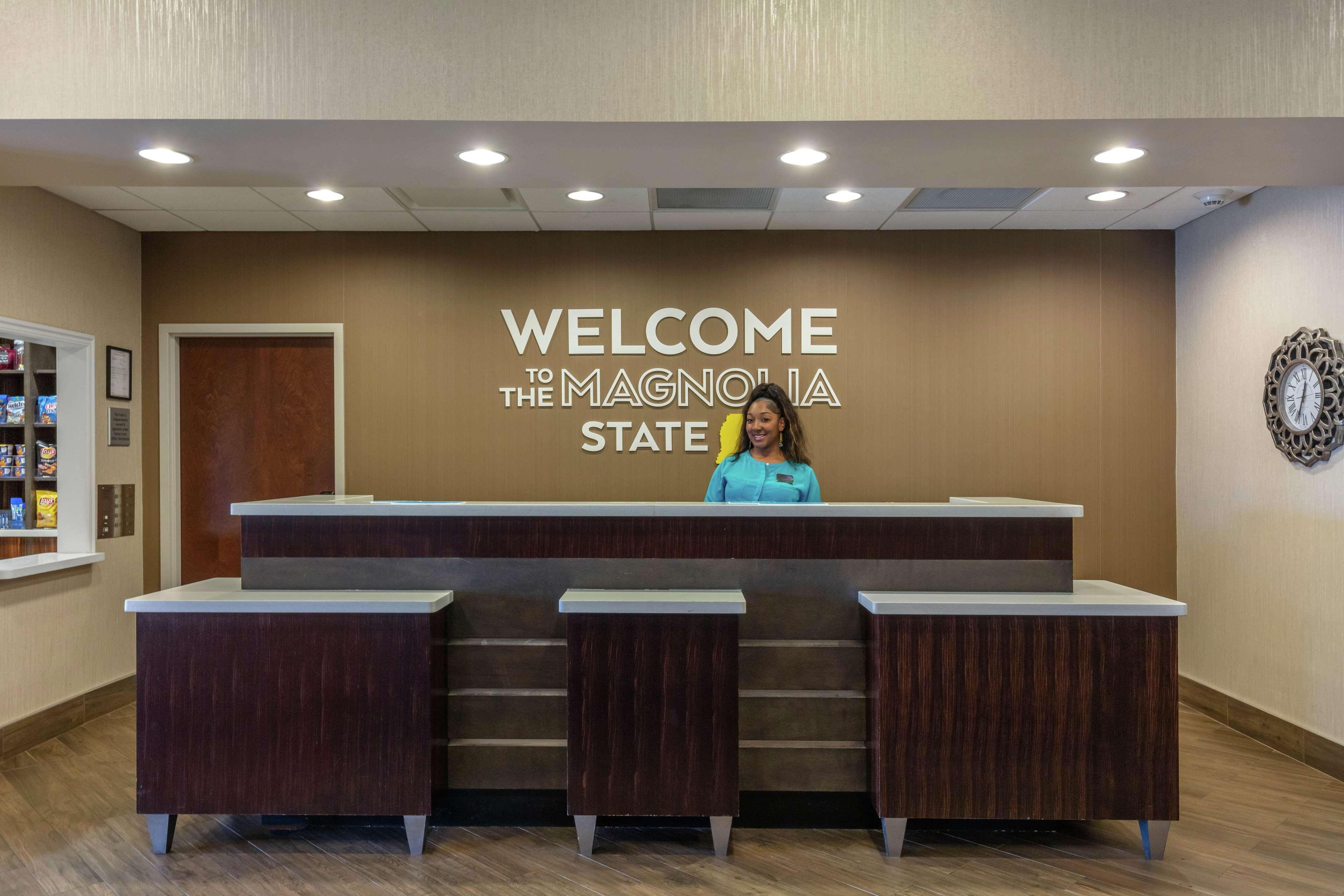 Hampton Inn And Suites Columbus, Ms Екстериор снимка