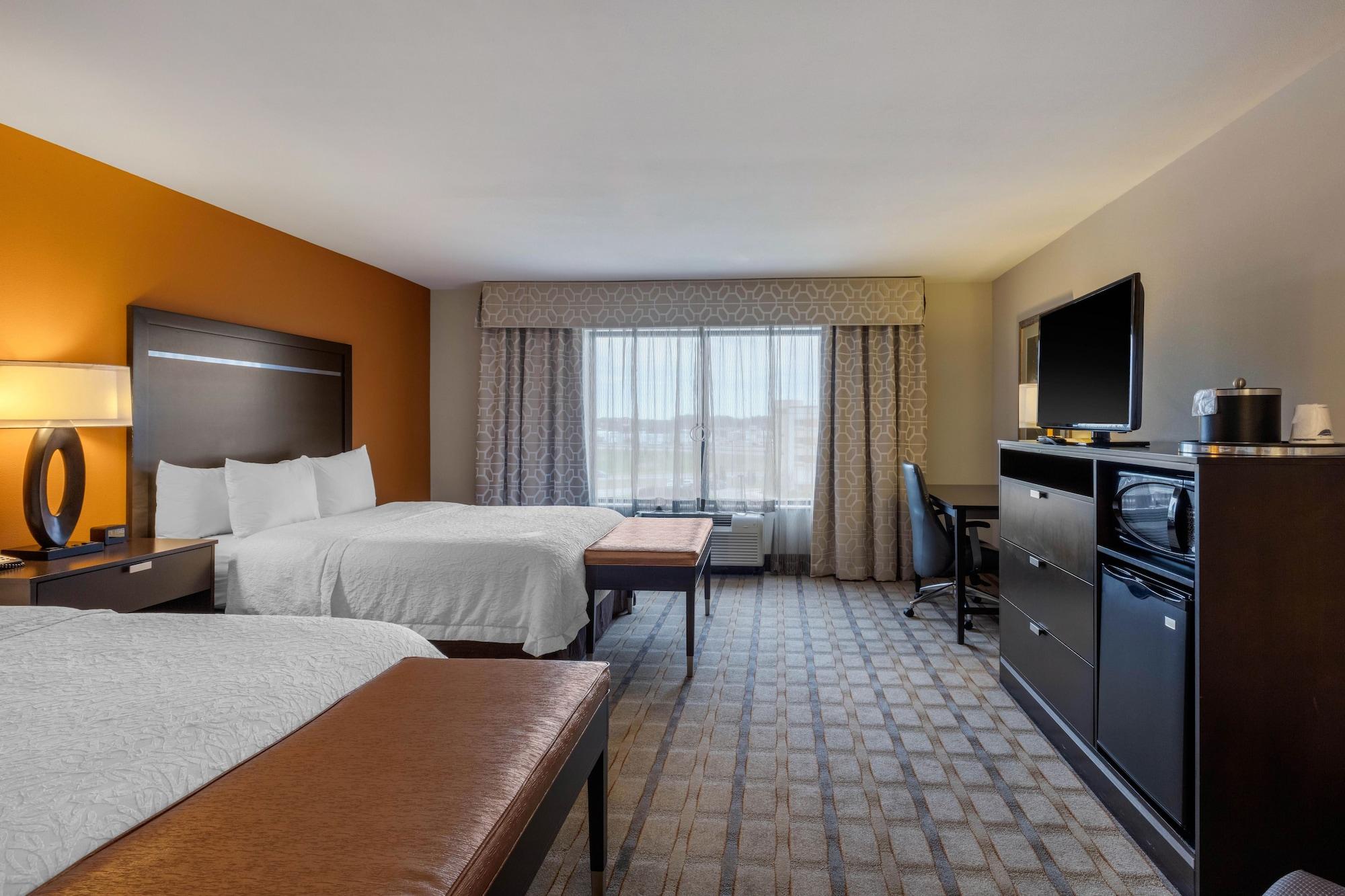 Hampton Inn And Suites Columbus, Ms Екстериор снимка