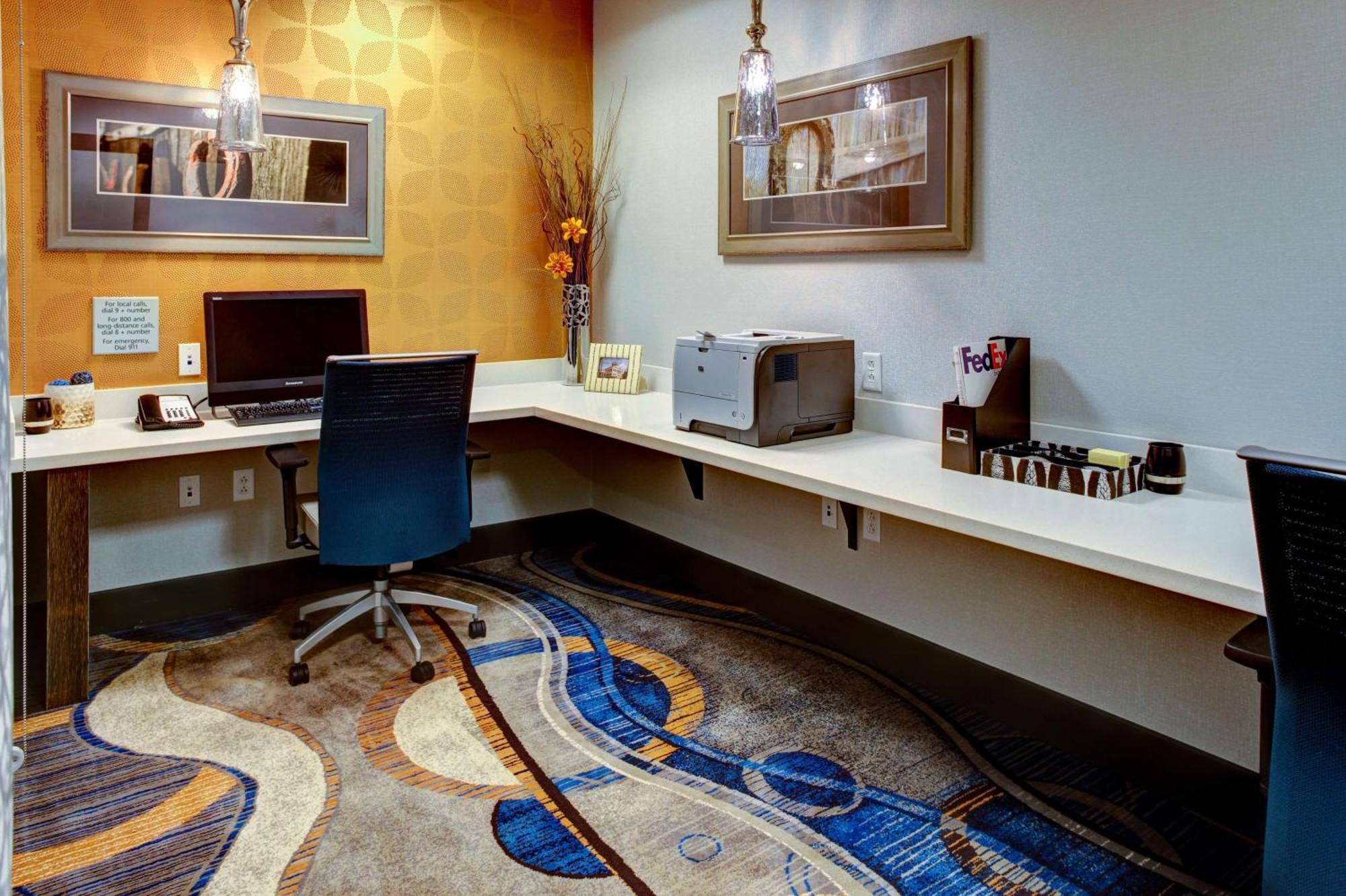 Hampton Inn And Suites Columbus, Ms Екстериор снимка
