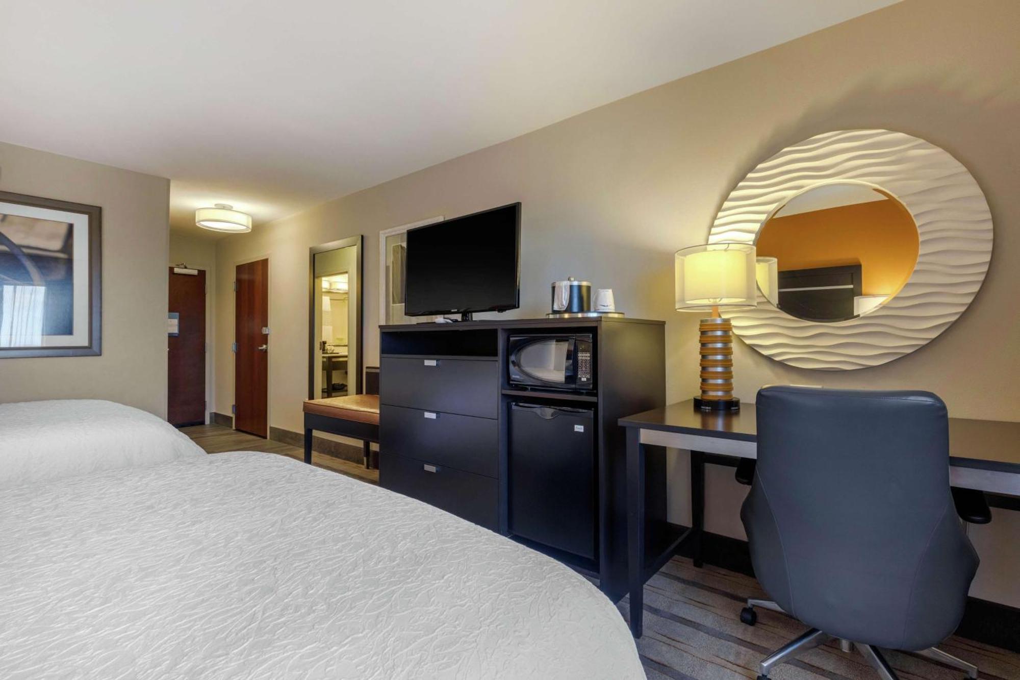 Hampton Inn And Suites Columbus, Ms Екстериор снимка