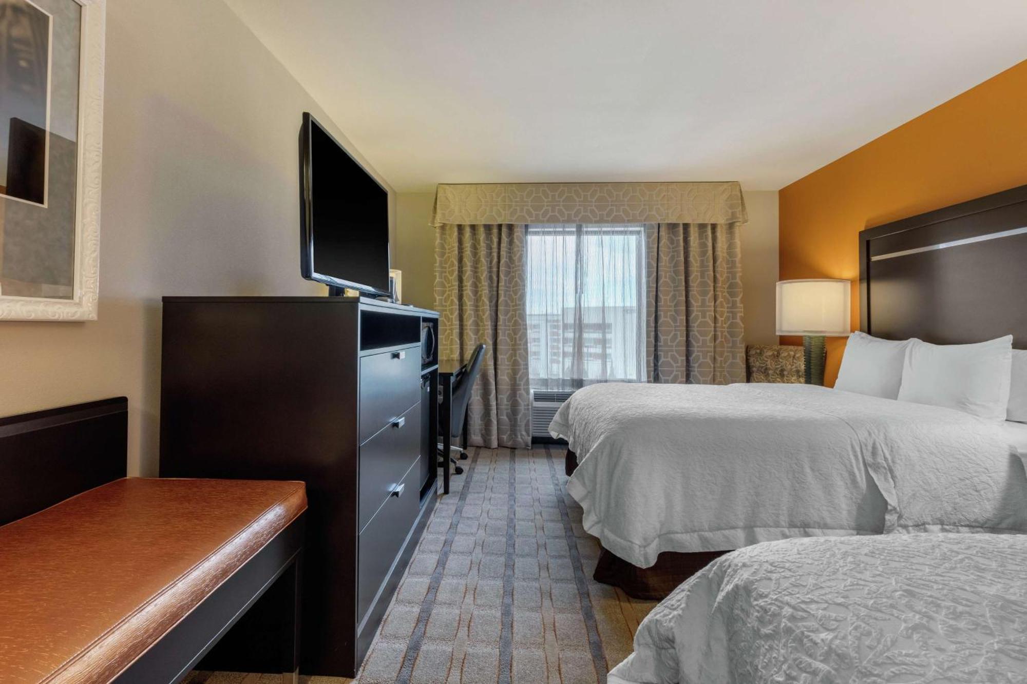 Hampton Inn And Suites Columbus, Ms Екстериор снимка