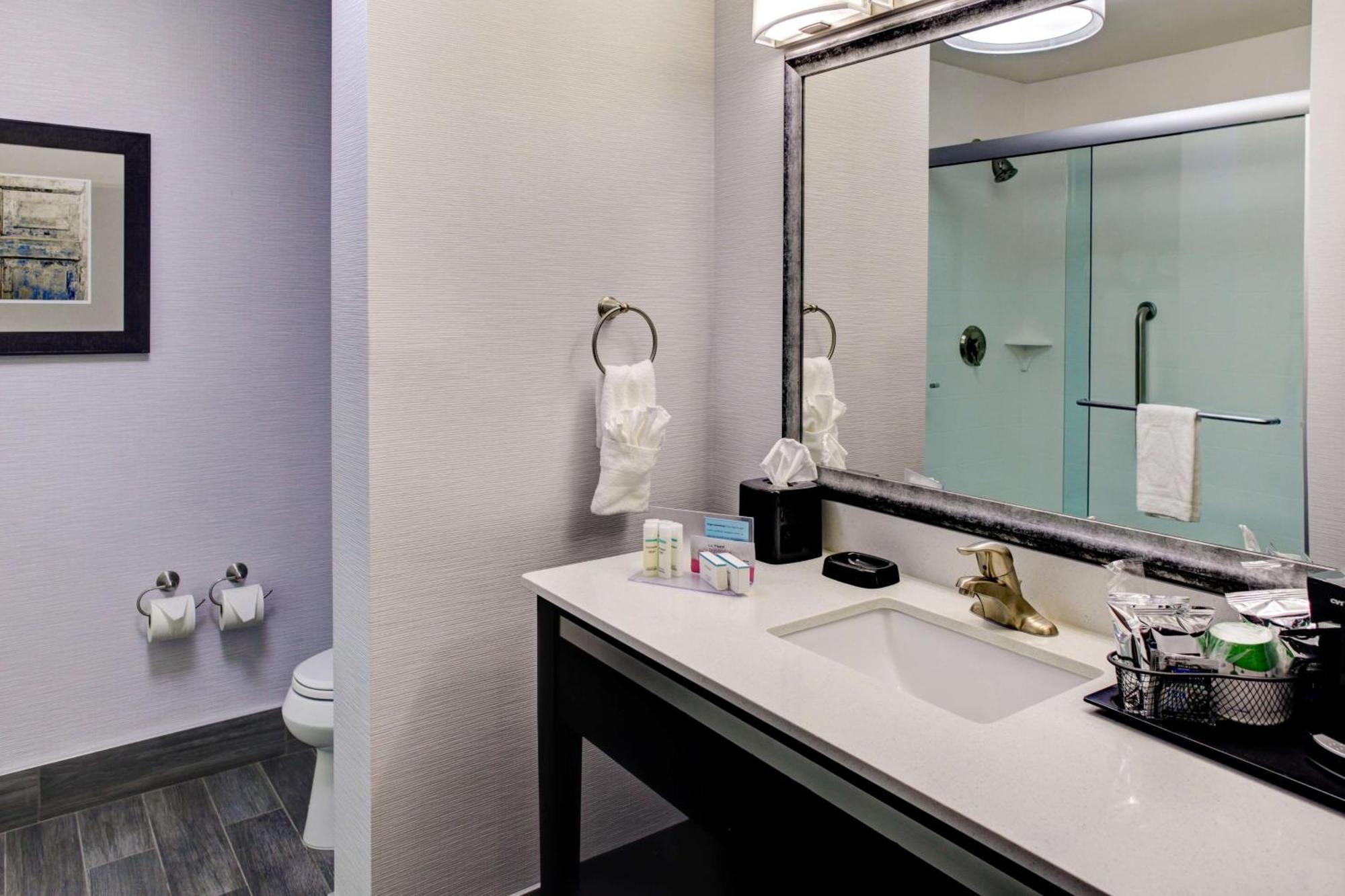 Hampton Inn And Suites Columbus, Ms Екстериор снимка