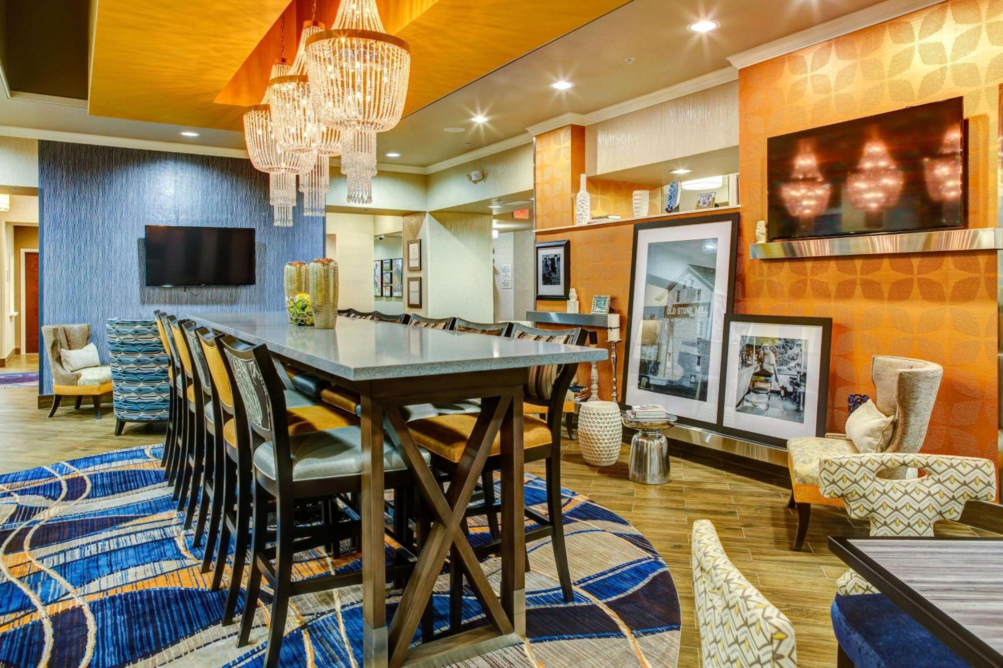 Hampton Inn And Suites Columbus, Ms Екстериор снимка
